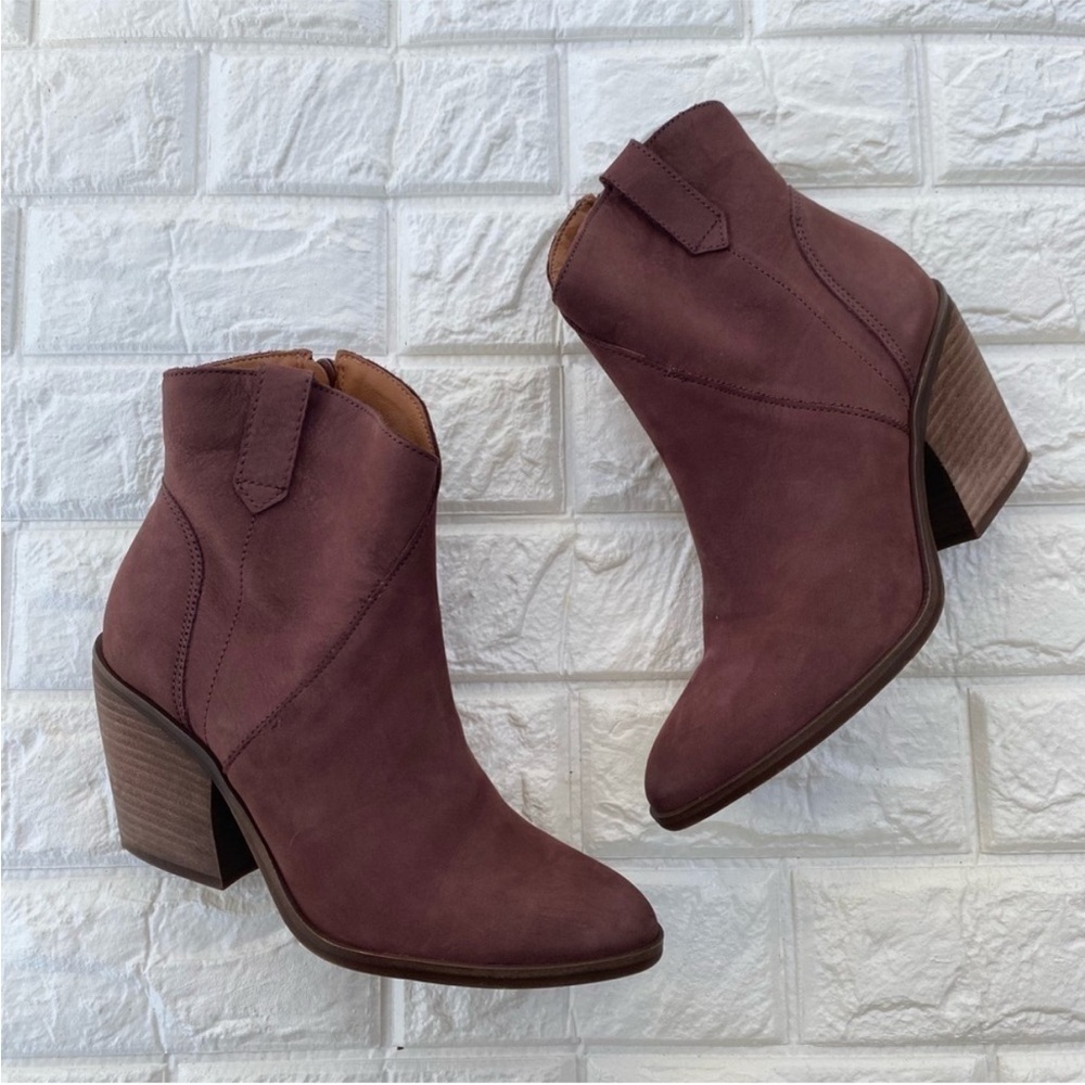 LUCKY BRAND Loxona Almond Toe Stacked western ankle Booties